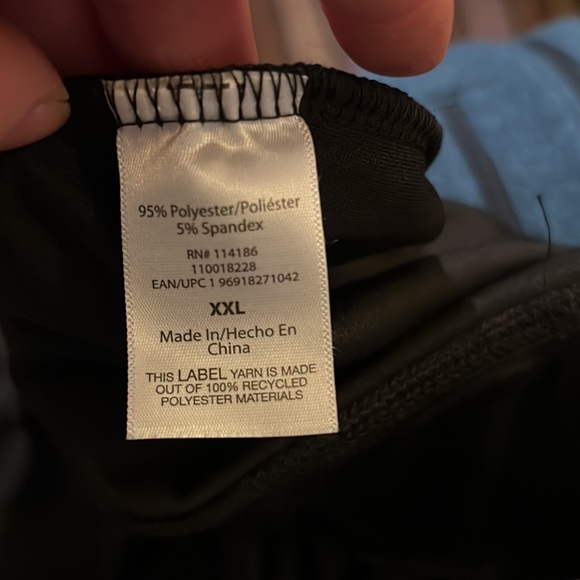 Juicy contour, black velvet pants was juicy and bling on the front XX large no - Picture 5 of 5